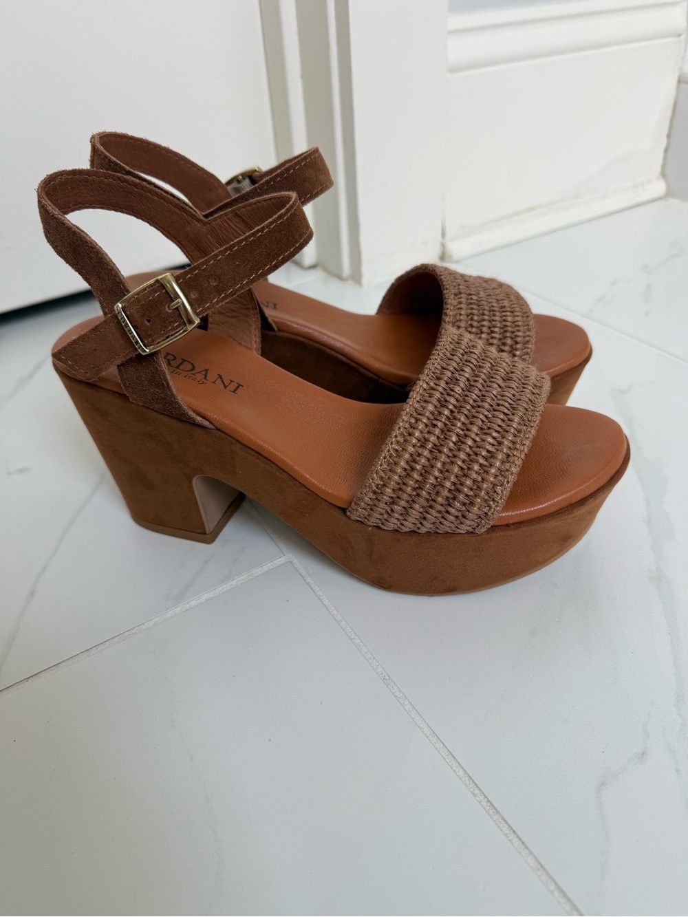 Cordani liona Tan Woven Platform Sandals size 9